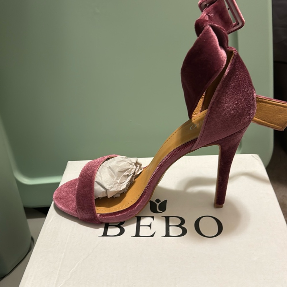 Bebo burgundy heel